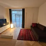 New 2 Bedroom Apartment - 15Min From Paradeplatz