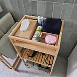 New 2 Bedroom Apartment - 15Min From Paradeplatz