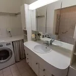 Executive 1br Flat, Center - Hammer 3 Apartment