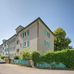 Comfortable Stay In Oerlikon 20 Minutes Away From Zurich Airport