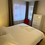 Great 2 Bedroom Flat In The Center - Mainau 12 *