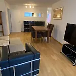 Great 2 Bedroom Flat In The Center - Mainau 12 *