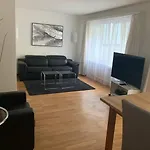 2 Bedroom Apartment Near Lake And City Centre - D5