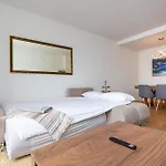 Kaya Zurich Apartment 4A - Downtown 2Br Apt With Balcony