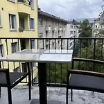 Executive 1 Bedroom In The Center - D11