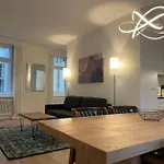 Elegant 2Br Apartment - Canal3