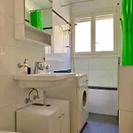 Apartment Comfort For One Guest With Shared Bathroom In Enge Near Centre & Zurich, July & August Only Zurich