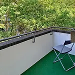 Comfort Room For One Guest With Shared Bathroom In Enge Near City Centre & Lake Zurich, July & August Only