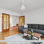 15-min To Center: Cozy Apartment