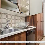 Apartment 15-min To Center: Cozy