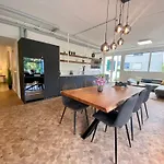 120M2 Modern 3-Bedroom Loft In Zuerich