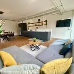 120m2 Modern 3-bedroom Loft In Apartment *