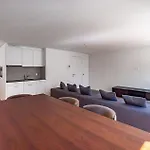Wollishofen Station, 2 Bedroom, Kitchen & Parking