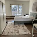 Functional Nearby Opera - Cross 7 * Zurich