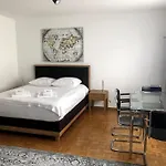 Bright And Quiet Studio In The City Center - Sky1