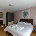 Fantastic 1 Bedroom Flat, Center, Near - Sf15 *