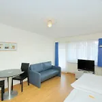 Lovely Studio In The Center - Crown 44