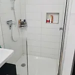 Apartment Cosy & Central, Lovely Terrace Over River & Park Zurich