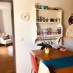 Cosy & Central, Lovely Terrace Over River & Park