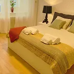 Hilda: Tranquillo Appartamento In Centro