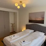 Apartment Modern 1br With In Trendy Area - West 10 Zurich