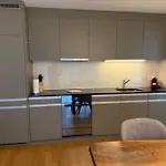 Modern 1br With In Trendy Area - West 10 Zurich