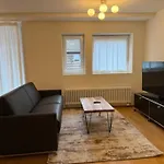 Modern 1br With In Trendy Area - West 10 *