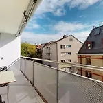Very Nice 1Br Flat With Sunny Balcony - Sky4