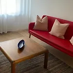 H2 With 3,5 Rooms, 2Br, Living Room And Kitchen, Central And Quite