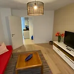 H2 With 3,5 Rooms, 2Br, Living Room And Kitchen, Central And Quite