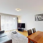 Executive 2 Bedroom Flat Near To The Lake - D10