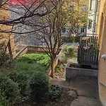 Urban Retreat - Cozy Studio With Private Patio