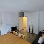 Cozy 2-Bedroom Apartment In Vibrant Zurich