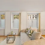 Im Stadtzentrum Gelegenes Apartment Mit Kingsize Bed