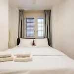 Apartment 5-mins Walk To Main Station - Center
