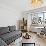 Basic Apartment With Full Kitchen
