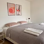 Up&great - Chic Urban Homes Apartment *