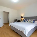 Kaya 3a - Downtown 2br With Balcony Apartment