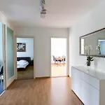 Apartment Bright One Bedroom Flat - Parkview 1