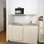 Cute In The Center - Stork 23 Apartment *