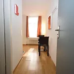 Cute In The Center - Stork 23 Apartment