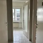 Centrally Located Studio Nearby Lake - Cross 8