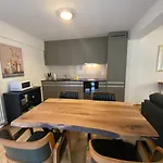 Amazing 1Br Flat In The City Centre - West 8