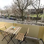 Spacious Parkside Apartment In Central Zurich With Balcony