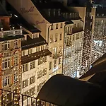 Your Summer Rooftop Apartment *