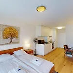 Cute And Central Studio - Sun 11