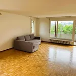 Large Flats, Zurich Lake Hwa - Self Checkin