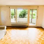 Large Flats, Hwa - Self Checkin Apartment