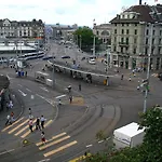 Station Apartment, 2 Bedroom & Sofabed Zurich