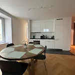 Apartment Station Apartment, 2 Bedroom & Sofabed Zurich
